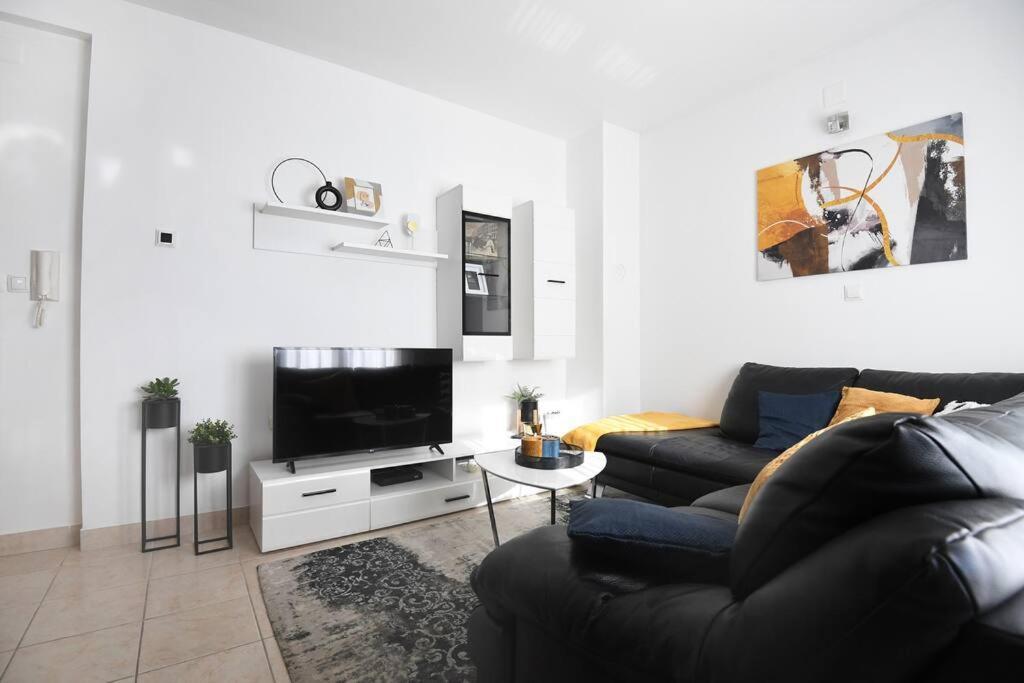 Family Apartment Manuela Zadar Exterior photo