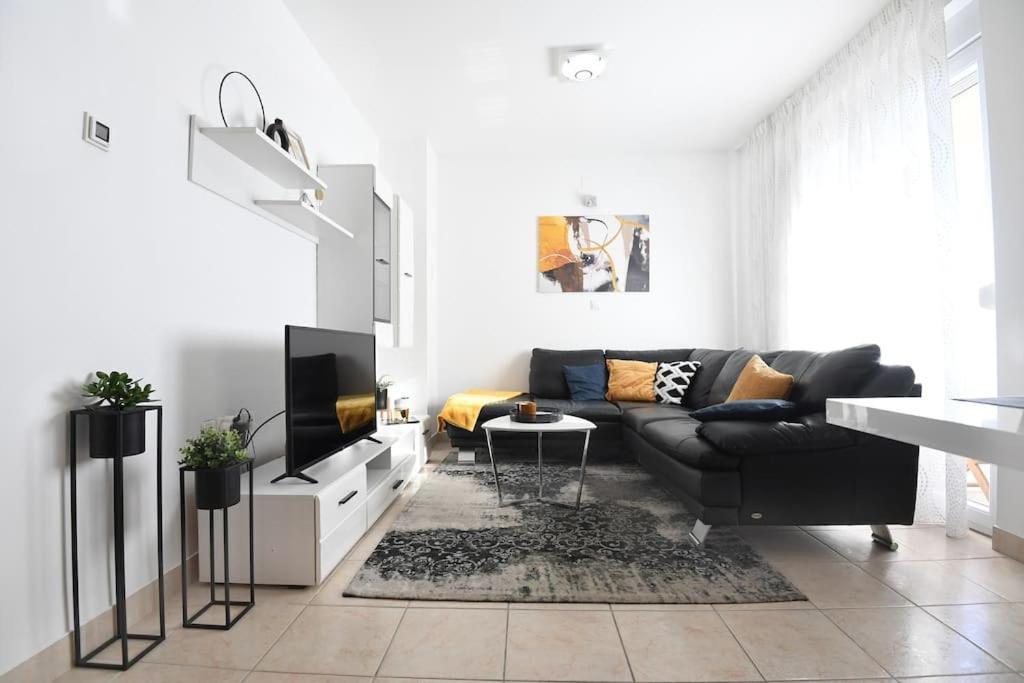 Family Apartment Manuela Zadar Exterior photo